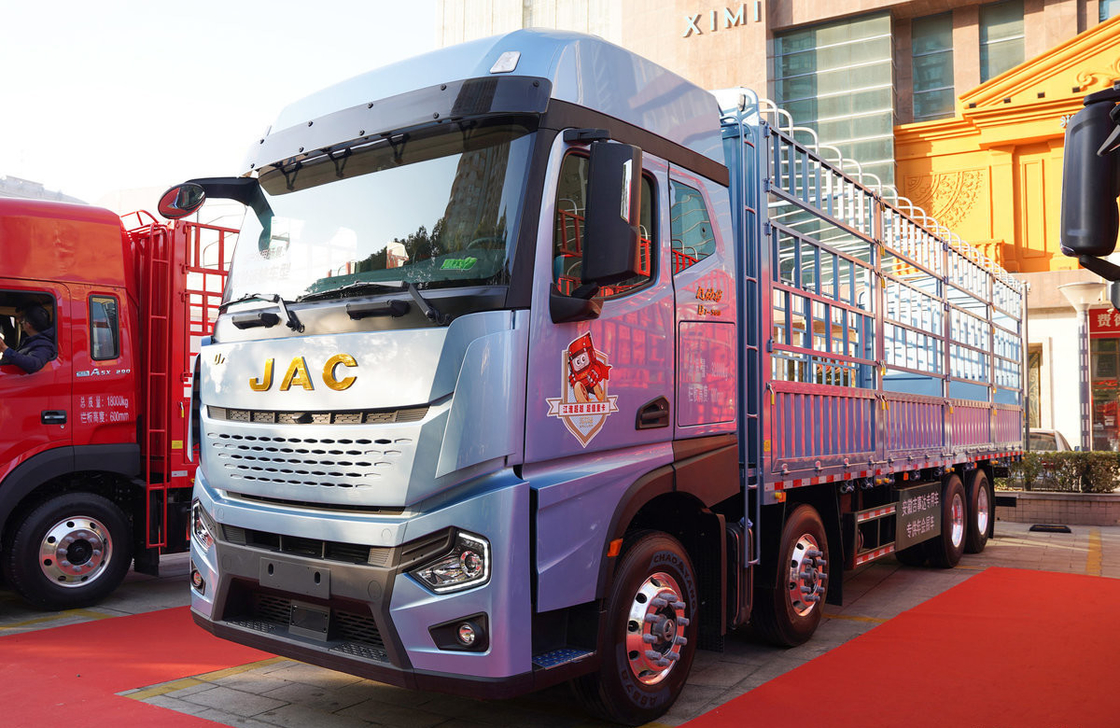 Φορτηγό φορτίου Χρησιμοποιημένο 8*4 JAC Φενς Box 560hp Cummins Μηχανή ZF Gearbox Υψηλή καμπίνα οροφής