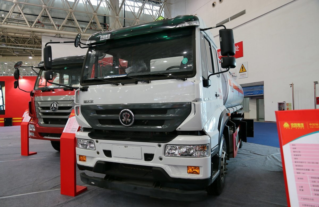 Βαρύ πετρελαϊκό δεξαμενόπλοιο φορτηγό Sinotruck 20m3 δεξαμενόπλοιο αλουμινίου MAN εμπρόσθιο άξονα επίπεδα καμπίνα