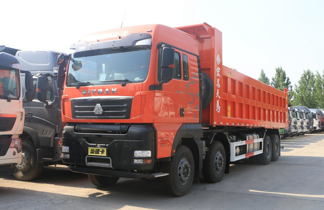 Χρησιμοποιούμενα φορτηγά 8×4 Sitrak G7H Heavy Duty 12.5L Displacement Single Sleeper