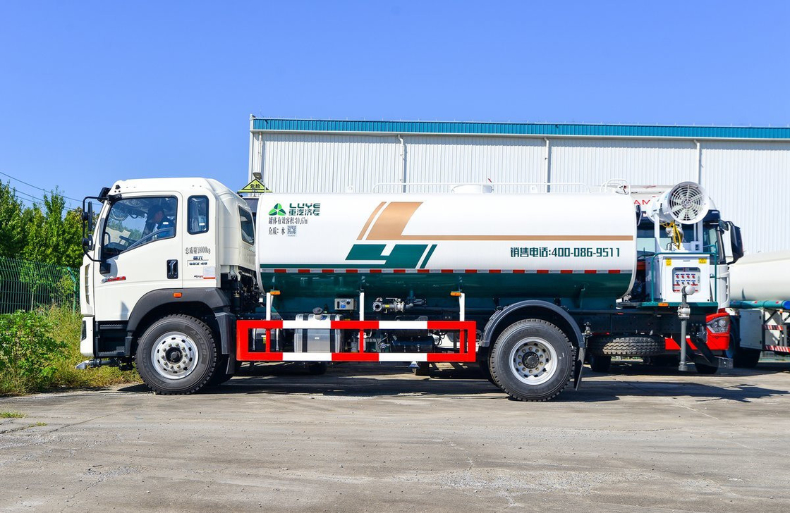 Υδροφόρο φορτηγό 4x2 Sinotruck Howo Weichai 220hp Διπλό πίσω ελαστικά Μοναδική σειρά καμπίνα
