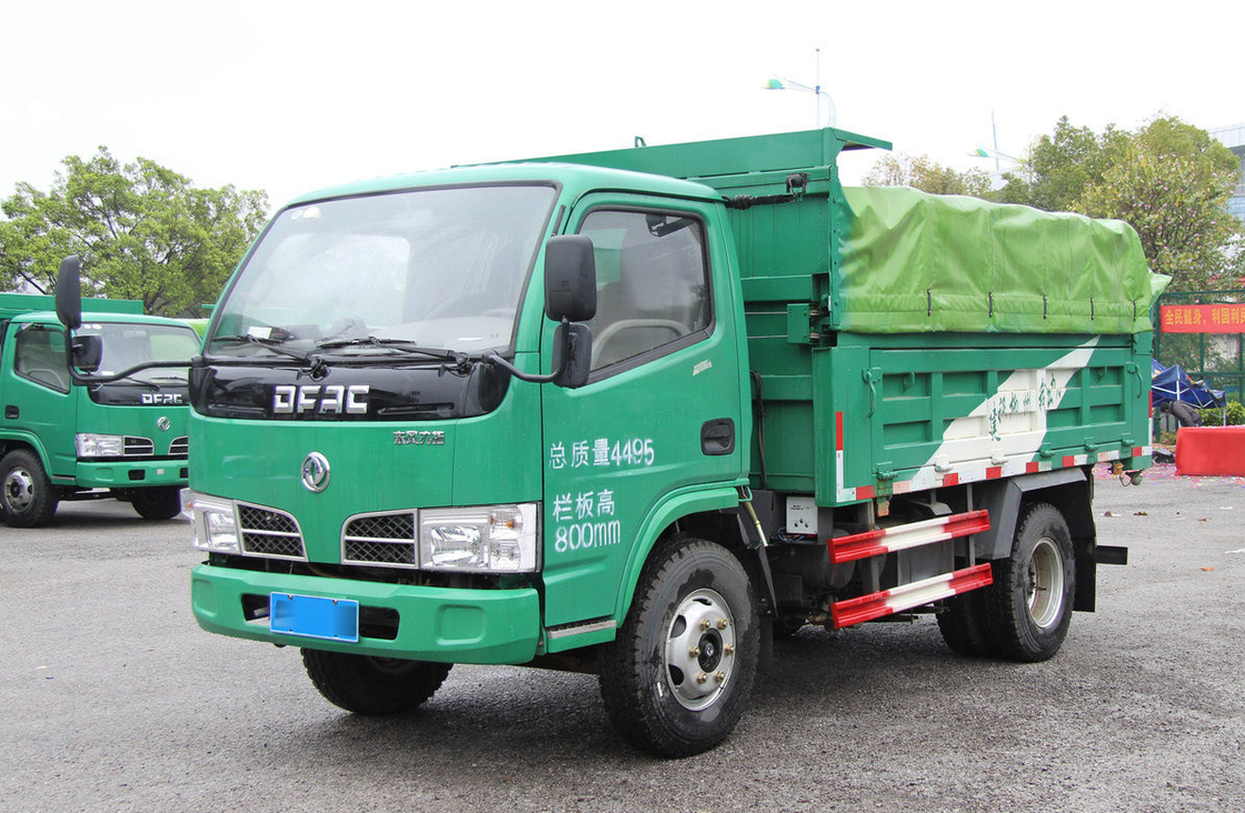 Χρησιμοποιούμενο φορτηγό 4*2 Dongfeng Μικρό φορτηγό σκουπιδιών Πράσινο χρώμα Μία σειρά χειροκίνητο
