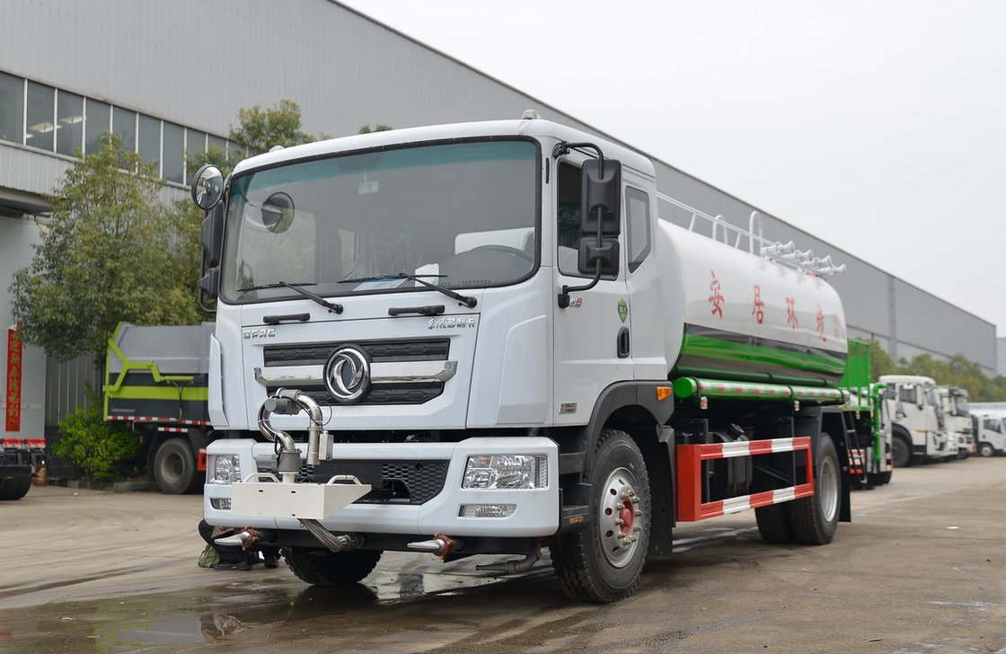 Φορτηγό ψεκαστήρα δρόμου Dongfeng 4 × 2 δεξαμενόπλοιο νερού με πυροβόλο πυροκροτητή 230hp κινητήρα Cummins