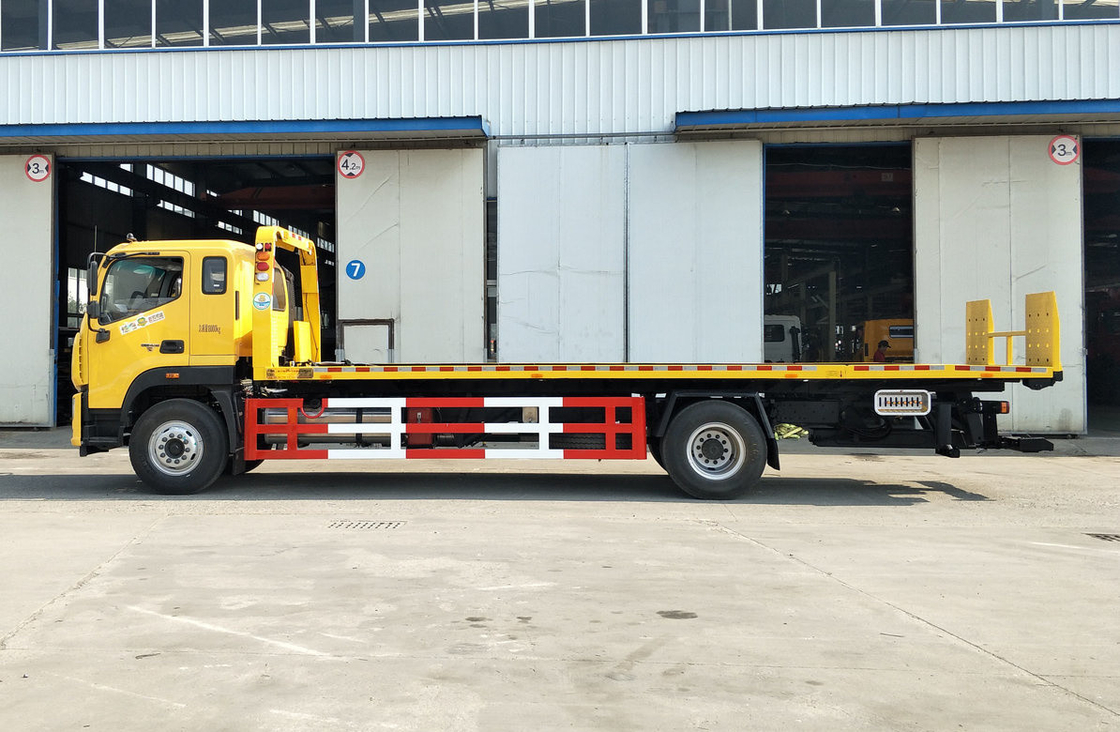 7 τόνων Wrecker φορτηγό Foton Cummins κινητήρα 210hp επίπεδο κρεβάτι 4 * 2 Drive Mode 10,5 μέτρα μήκος
