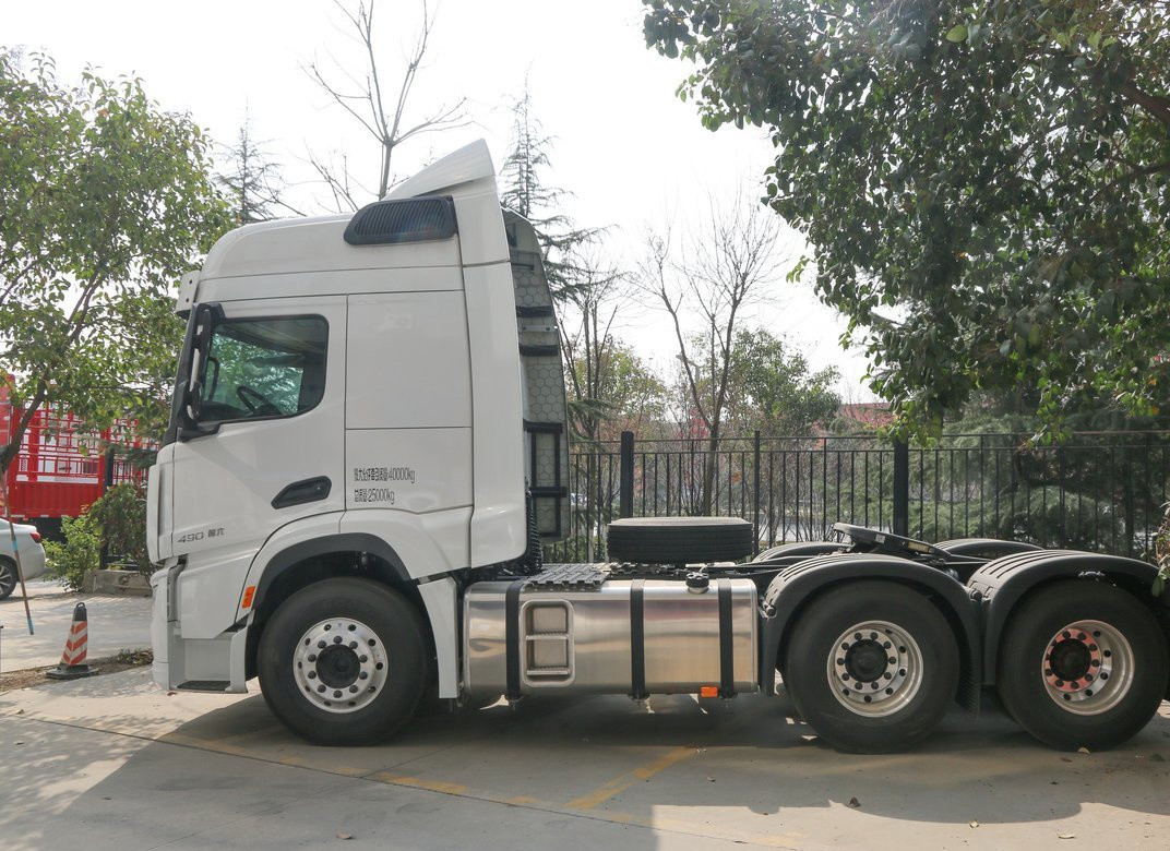 Εφοδιασμός με τροχιά λευκό χρώμα 6*4 Shacman H6000 Cummins 490hp Μηχανή 10 ελαστικά Φελλός άνοιγμα