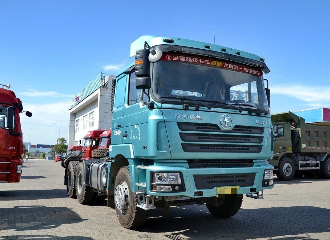Τρακτικό Τρακτικό κεφάλι Shacman F3000 Άλογο 10 τροχούς 336hp Ημερήσια μεταφορά βιομηχανικού προϊόντος