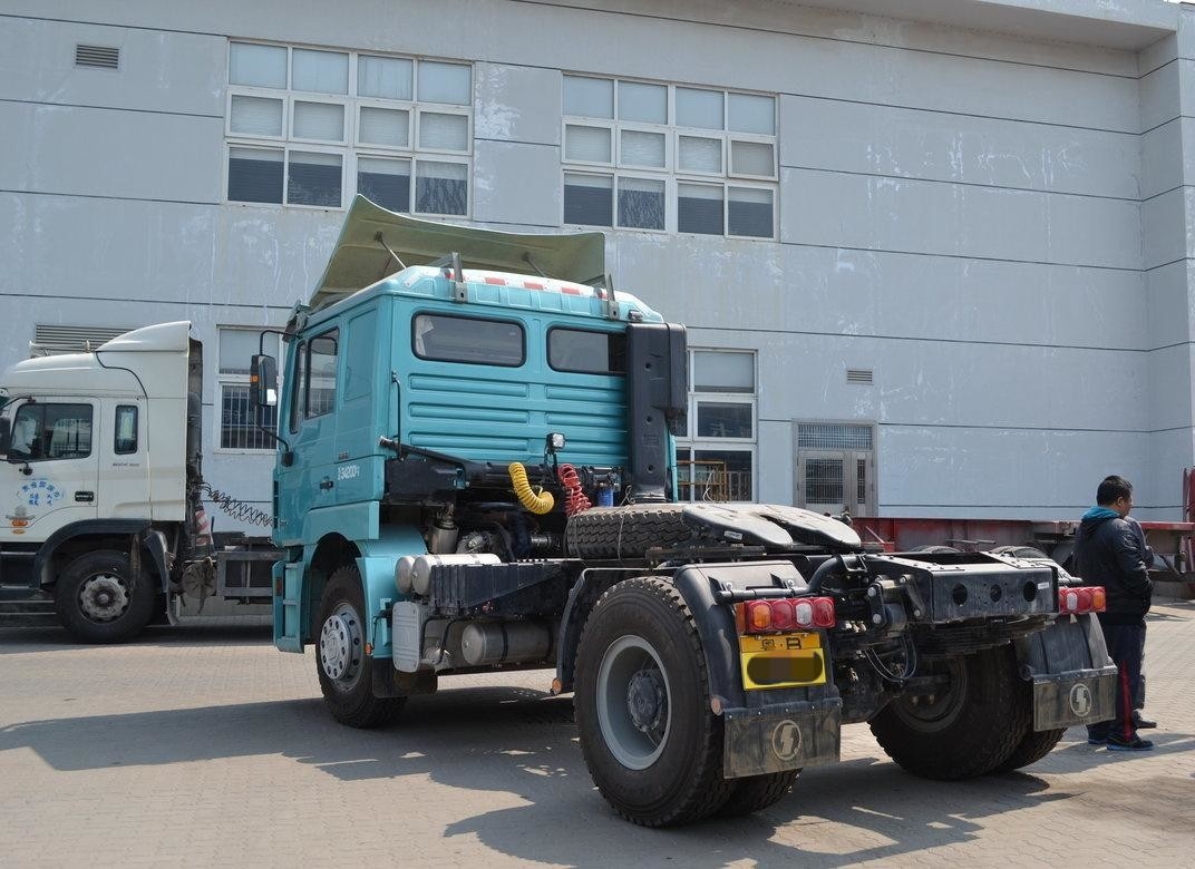 Τρακτέρ 4×2 Νέο Shacman Horse Head Weichai 336hp Euro 3 Εκπομπή Μονό και μισό καμπίνα