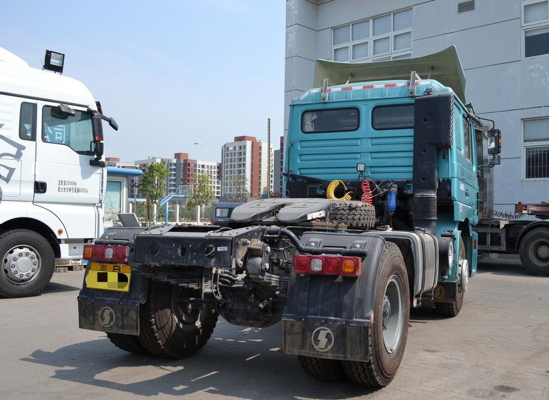 Τρακτέρ 4×2 Νέο Shacman Horse Head Weichai 336hp Euro 3 Εκπομπή Μονό και μισό καμπίνα