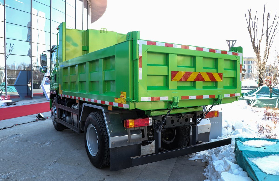 8 τόνων Μικρό φορτηγό για πώληση Shacman Tipper 3,75 μέτρα Box Single Axle 200L πετρελαϊκό δεξαμενόπλοιο