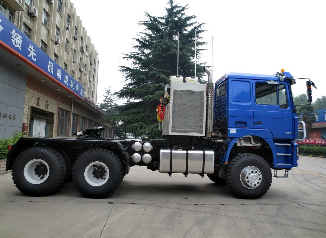Τρακτέρ φορτηγά Χρησιμοποιούνται 6 * 6 Full Drive Shacman Prime Mover Cummins 600hp Μηχανή με 10 ελαστικά