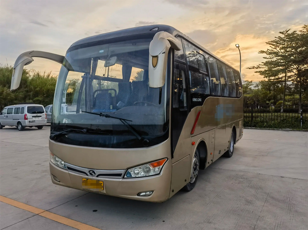 XMQ6759 Euro 4 Standard 7.5m Αριστερό κινητήρα Ντίζελ KingLong Χρησιμοποιημένο επιβατικό λεωφορείο