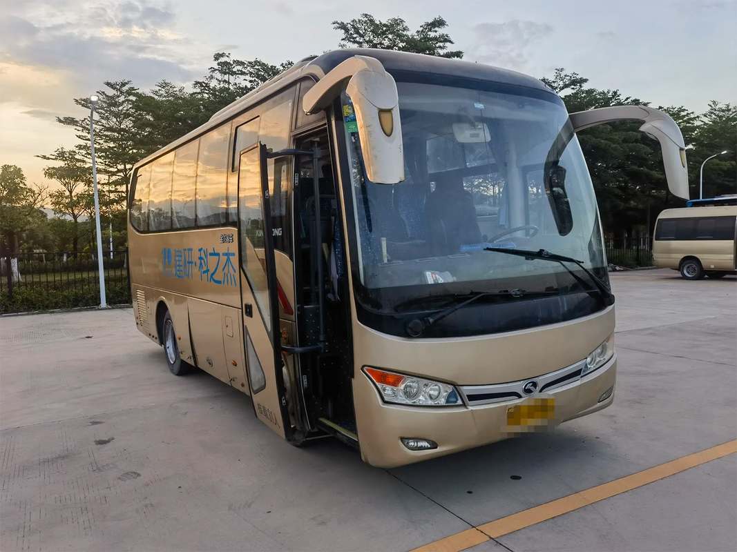 XMQ6759 Euro 4 Standard 7.5m Αριστερό κινητήρα Ντίζελ KingLong Χρησιμοποιημένο επιβατικό λεωφορείο