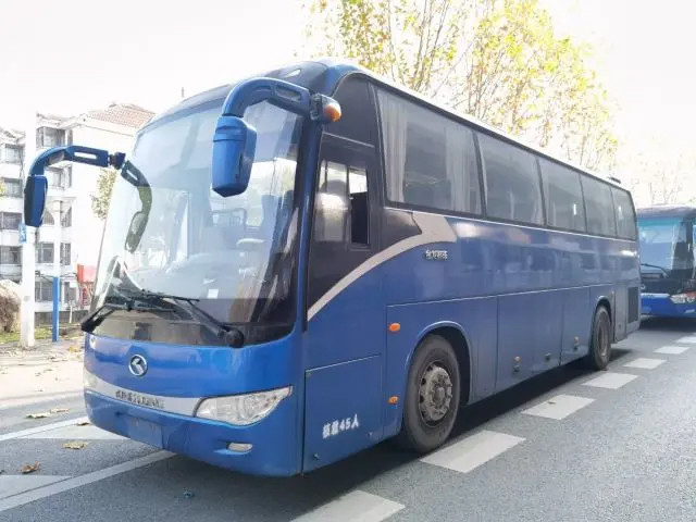 Αριστερή οδήγηση Μεγάλος χώρος για αποσκευές 45 θέσεις Μεγάλο KingΜεγάλο μεταχειρισμένο επιβατικό λεωφορείο