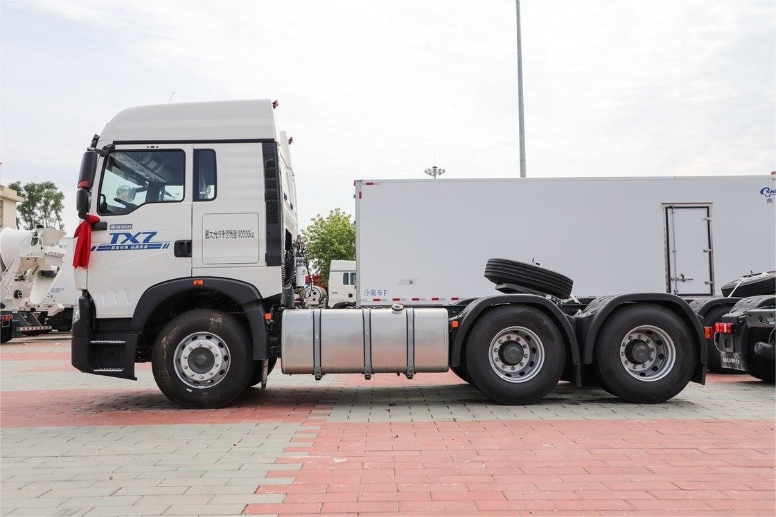 Τρακτέρ Howo 12Gear 6*4 Δέκα ελαστικά 460 hp 6 κύλινδρος κινητήρας ντίζελ μονό σειρά Semi