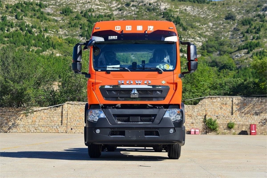 480HP HOWO Τρακτέρ Εθνικό VI Πρότυπο εκπομπών Δεφλέκτης πίσω διπλός άξονας ΥΦΑ