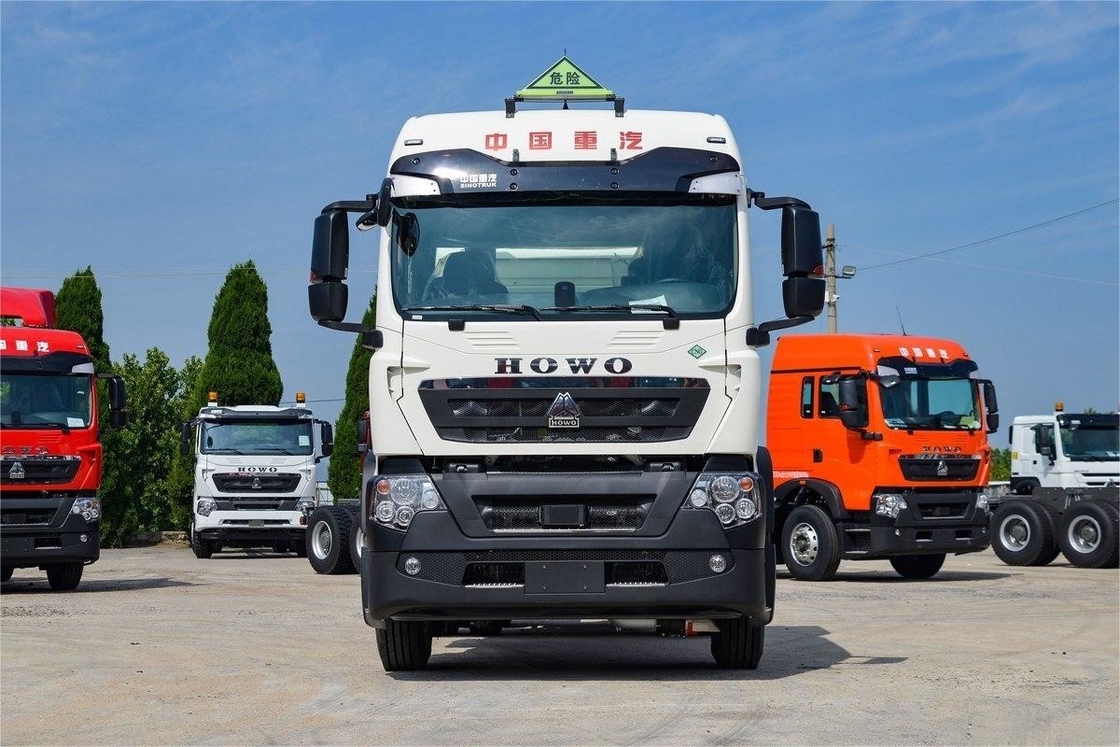 HOWO βαρύ φορτηγό 460HP 6X4 CNG Τρακτέρ επικίνδυνων εμπορευμάτων Εθνικό VI πίσω οκτώ τροχούς