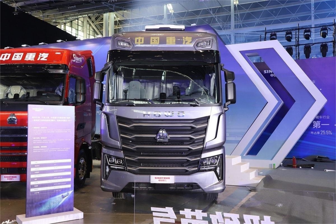 HOWO TS7 βαρύ φορτηγό 700HP 6X4 υδραυλικό tampon LNG αυτόματη μετάδοση υψηλής οροφής ελκυστήρα