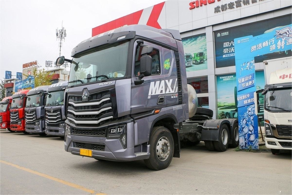 HOWO Max Heavy Truck Light Luxury Version Μεγάλη πλάκα ροής οροφής 480HP 6X4 τρακτέρ LNG