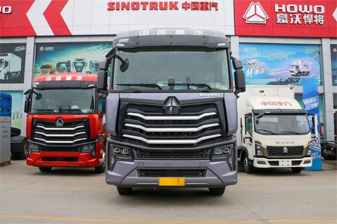 HOWO Max Heavy Truck Light Luxury Version Μεγάλη πλάκα ροής οροφής 480HP 6X4 τρακτέρ LNG