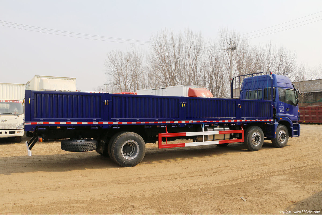 6 Σειρά βαρύ φορτηγό Φωτόν Auman Flatbed φορτηγό ντίζελ 8 ταχύτητες 245HP 6X2 9,53m μπλε σώμα