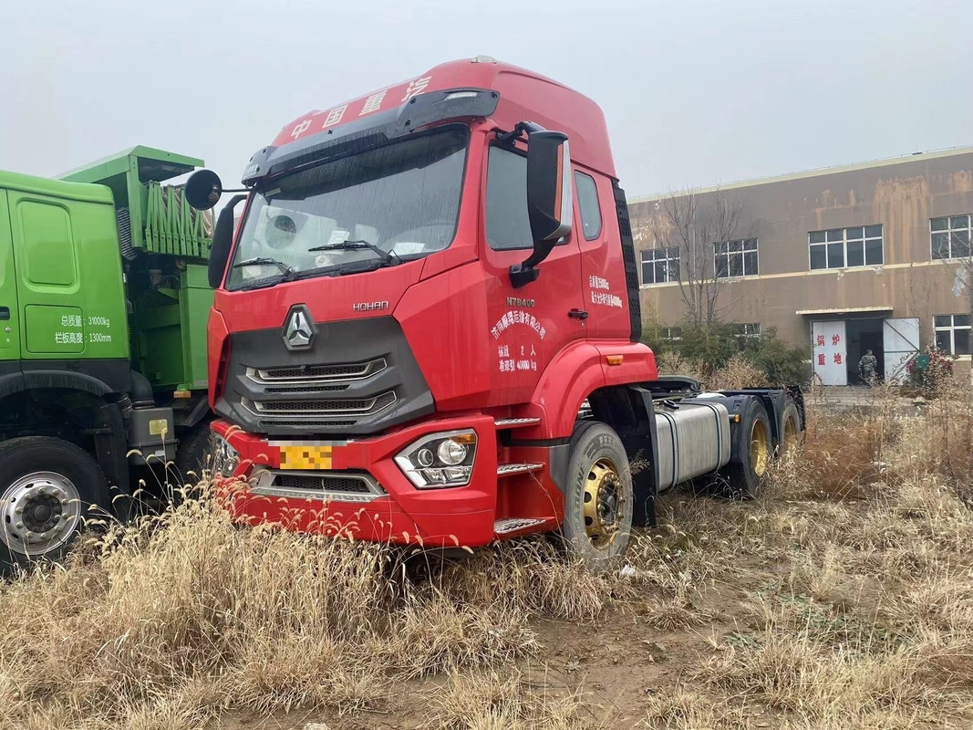 Σινο Truck Leaf Spring Weichai 440hp ισχυρός κινητήρας Hohan τρακτέρ κεφάλι 6 * 4 υψηλή οροφή με A / C