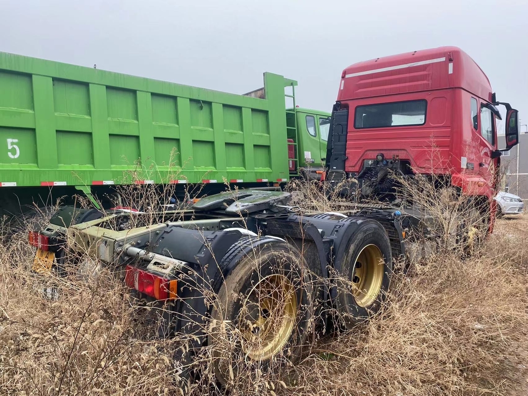 Σινο Truck Leaf Spring Weichai 440hp ισχυρός κινητήρας Hohan τρακτέρ κεφάλι 6 * 4 υψηλή οροφή με A / C