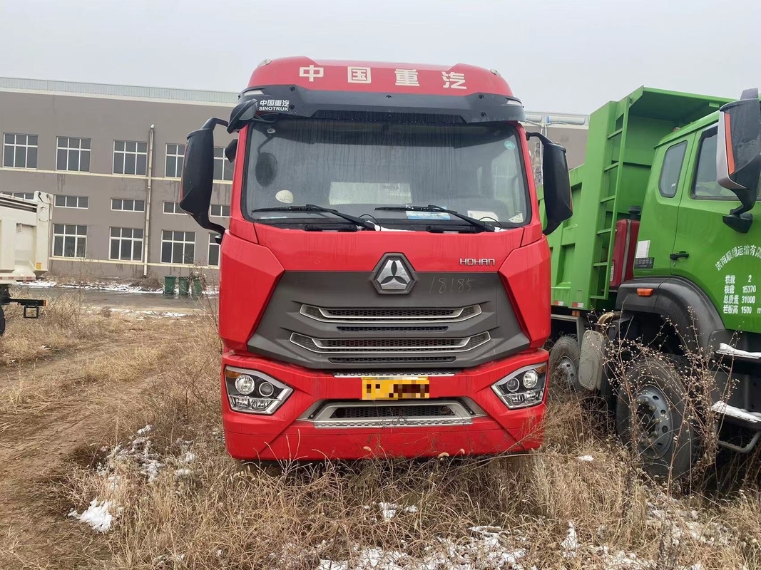 Σινο Truck Leaf Spring Weichai 440hp ισχυρός κινητήρας Hohan τρακτέρ κεφάλι 6 * 4 υψηλή οροφή με A / C