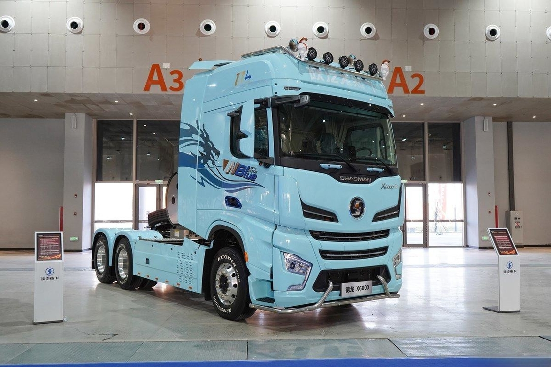 Shacman X6000 Τρακτέρ φορτηγό Ντίζελ 700 Hp 6X4 LNG AMT Υψηλή οροφή Μία σειρά και μισά καθίσματα