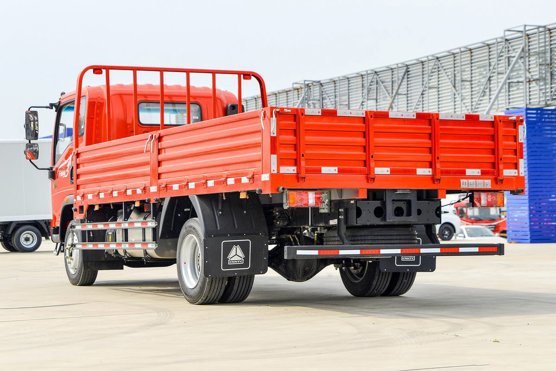 Sinotruk HOWO Truck Titan-H Series Ντίζελ 8 ταχυτήτων 170 ίππων 5,2 μέτρα μισό πλευρικό φορτηγό