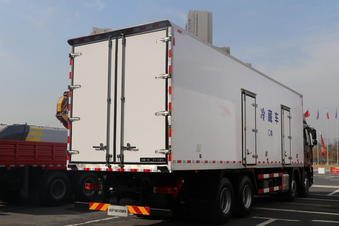 FAW Jiefang CA5320 J6P βαρύ φορτηγό ψυγείο φορτηγό ντίζελ 12 ταχύτητες 420 Hp 8X4 9,2m φορτηγό κουτί τρεις πόρτες