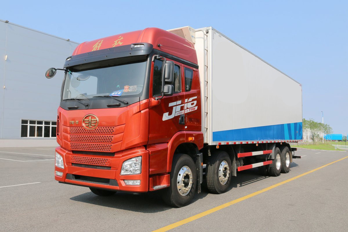 Τσινγκντάο Τζιφάνγκ CA5310 JH6 Ντίζελ 12 Γίρ 400 Hp 8X4 Υψηλός Δέφλεκτορας Οροφής 9,4m Ψυγείο φορτηγό