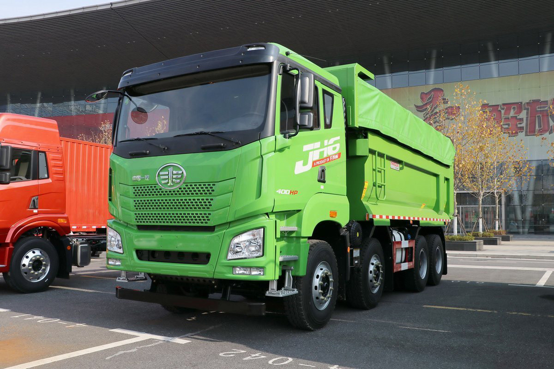 Τσινγκντάο Jiefang Dump Truck JH6 βαρύ φορτηγό ντίζελ 400HP μισοειδές κάθισμα 8X4 5.8m πίσω Flip Dump Container