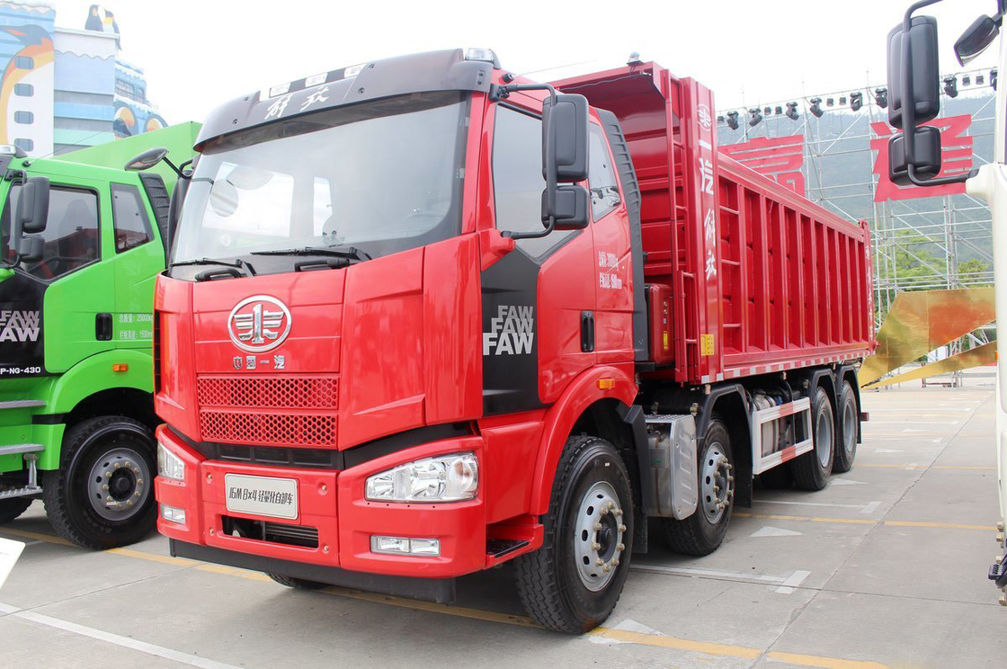 FAW Jiefang Dump Truck J6M βαρύ φορτηγό ντίζελ 350hp επίπεδο επάνω μονοροχιά κάθισμα 8X4 6,5m πίσω Flip Cargo Box