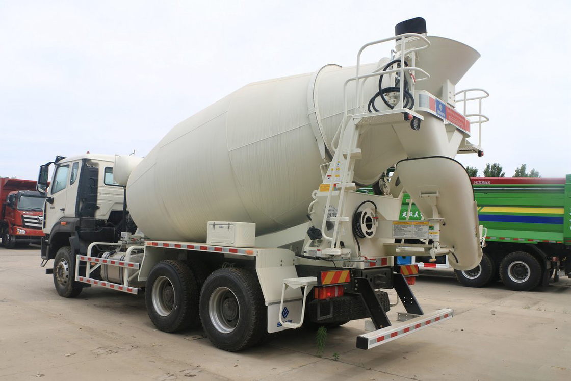 Sinotruk Haohan N7G επίπεδη πάνω μισή σειρά καθίσματα 380 ίππους αυτόματο κλιματισμό 6X4 Μικρατήρα σκυροδέματος φορτηγό