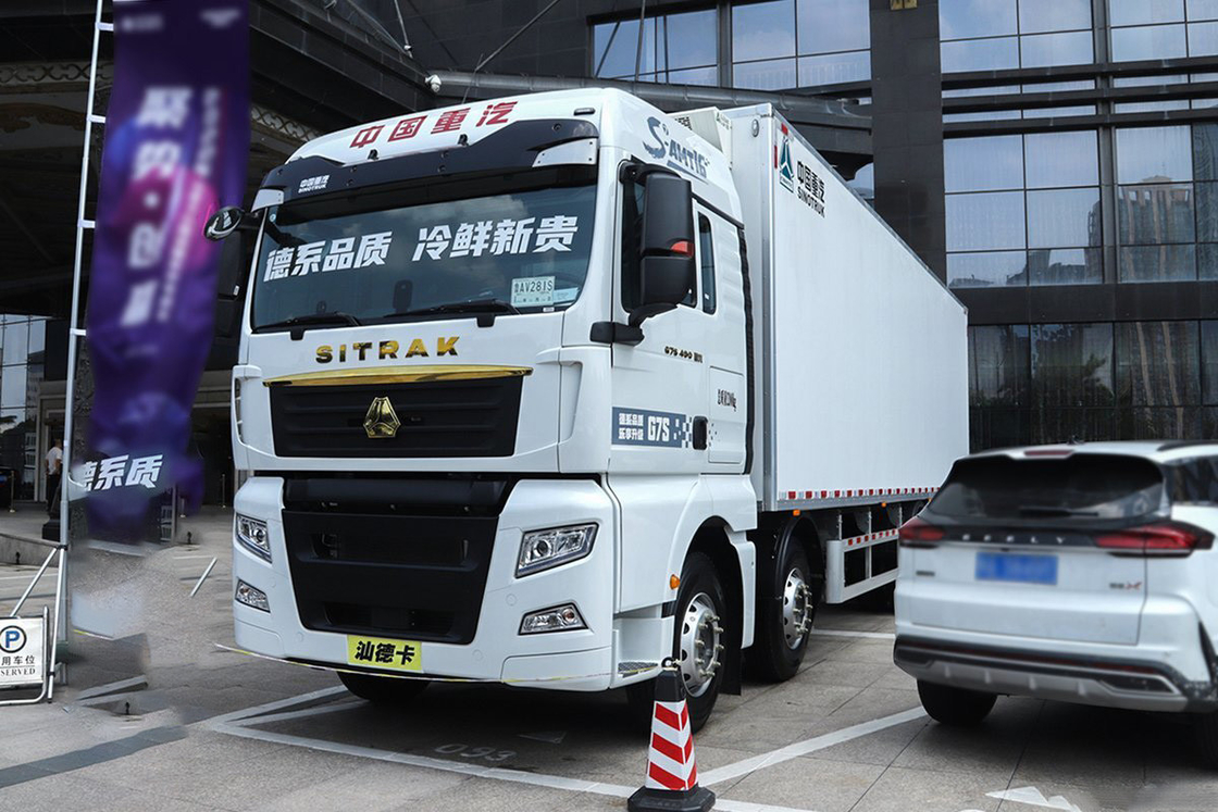SITRAK ZZ5326 G7S Ντίζελ 16 ταχυτήτων 490HP 8X4 9,45m AMT Αυτοματοποιημένο ψυγείο Sinotruk