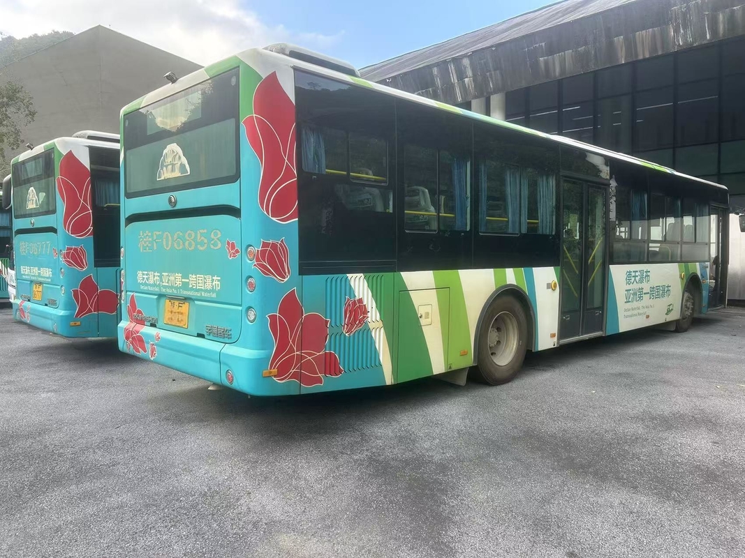 Λεωφορείο πόλης Yutong Ντίζελ Yuchai κινητήρας ZK6125 διπλής πόρτας 43 θέσεις 98 επιβάτες φύλλο άνοιγμα