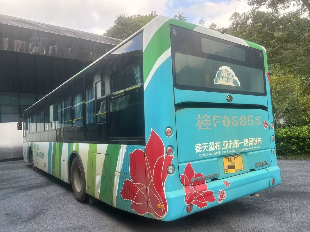 Λεωφορείο πόλης Yutong Ντίζελ Yuchai κινητήρας ZK6125 διπλής πόρτας 43 θέσεις 98 επιβάτες φύλλο άνοιγμα