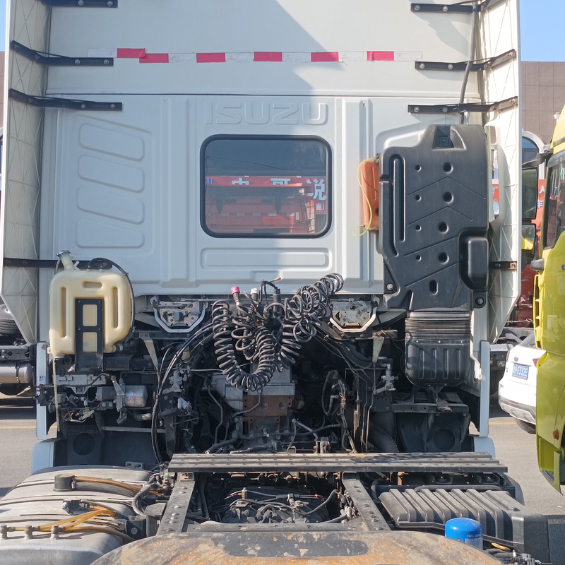 Χρησιμοποιημένο Τρακτέρ Τρακτέρ Isuzu 460hp Τρακτέρ 6×4 Drive 2020 έτος Μεταφορές