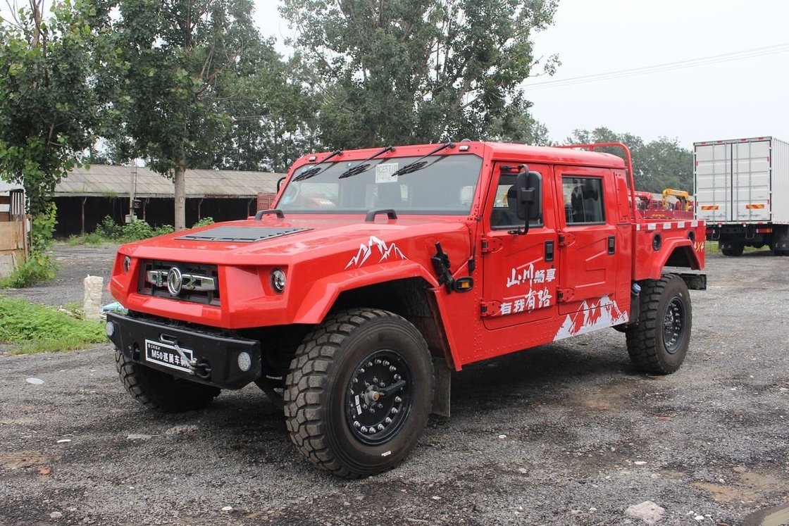 Ντόνγκφενγκ Γουόριερ Off-Road Pickup Κόκκινο 3800mm τροχοπέδης Cummins κινητήρας 4WD Heavy-Duty Performance