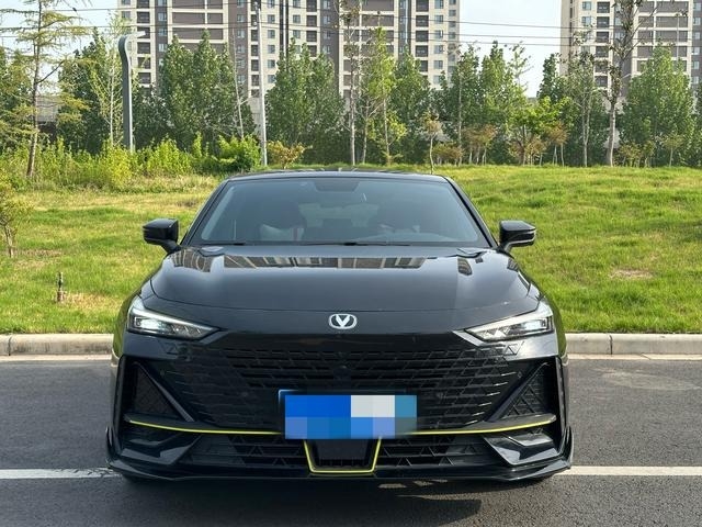 Φθηνό Χρησιμοποιούμενο Changan Uni-V 2022 1.5t για πώληση και συμπαγές σεντάν Βενζινοκίνητο αυτοκίνητο με έξυπνη έκδοση οδήγησης