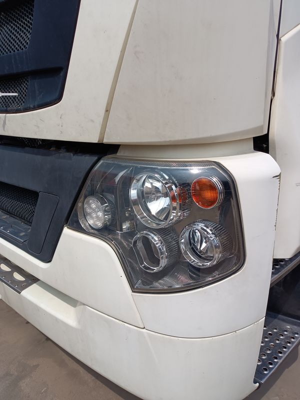 Μεταχειρισμένο Τράκτορας Τράκτορας προς Πώληση HOWO T7H 6*4 Drive Mode 440hp Καλύτερες Μάρκες Κινέζικων Τράκτορων