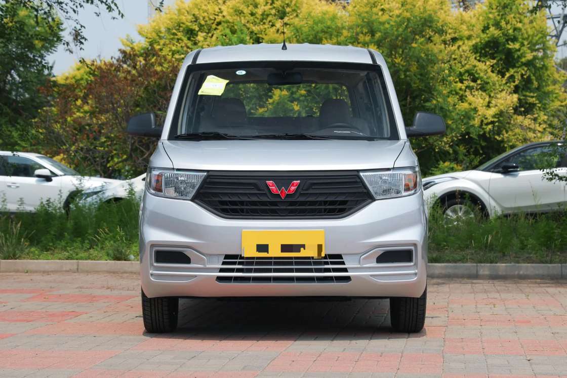 Οικονομικό νέο μίνι βαν Wuling Hongguang V 2022 1.2L 76 hp L4 Βενζίνη 2WD Euro 6 Για εξαγωγή για οικογενειακή χρήση