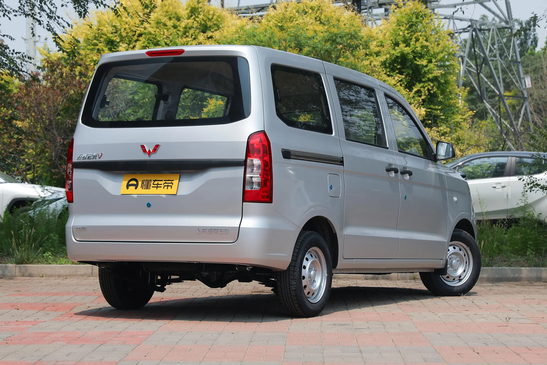 Οικονομικό νέο μίνι βαν Wuling Hongguang V 2022 1.2L 76 hp L4 Βενζίνη 2WD Euro 6 Για εξαγωγή για οικογενειακή χρήση
