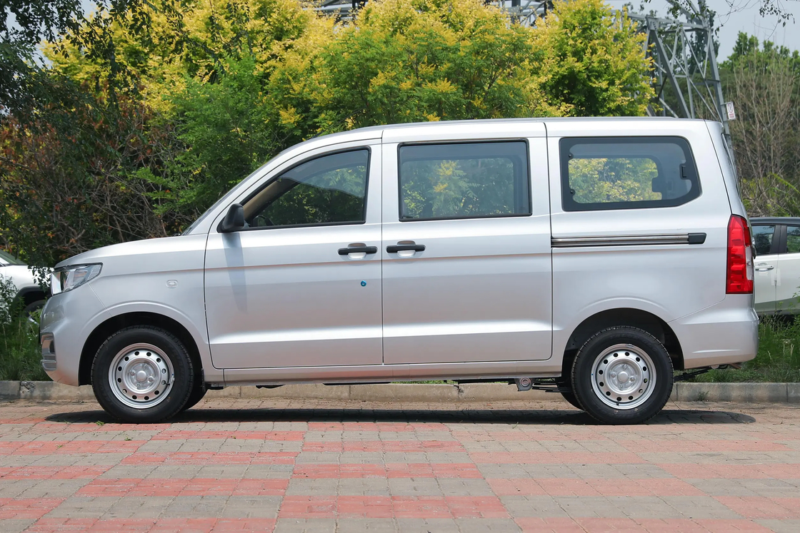 Οικονομικό νέο μίνι βαν Wuling Hongguang V 2022 1.2L 76 hp L4 Βενζίνη 2WD Euro 6 Για εξαγωγή για οικογενειακή χρήση