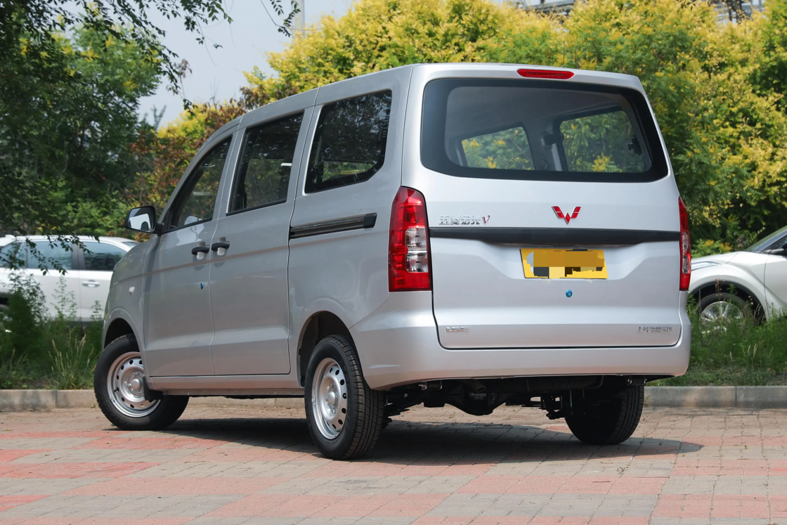 Οικονομικό νέο μίνι βαν Wuling Hongguang V 2022 1.2L 76 hp L4 Βενζίνη 2WD Euro 6 Για εξαγωγή για οικογενειακή χρήση