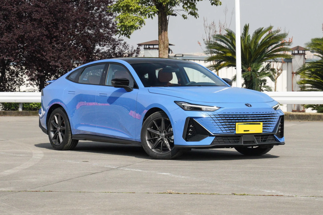 Προσιτό Νέο Changan UNI-V 2025 Τρίτης Γενιάς 1.5T 500Bar Premium Sports Edition Για Εξαγωγή για Οικογενειακή Χρήση