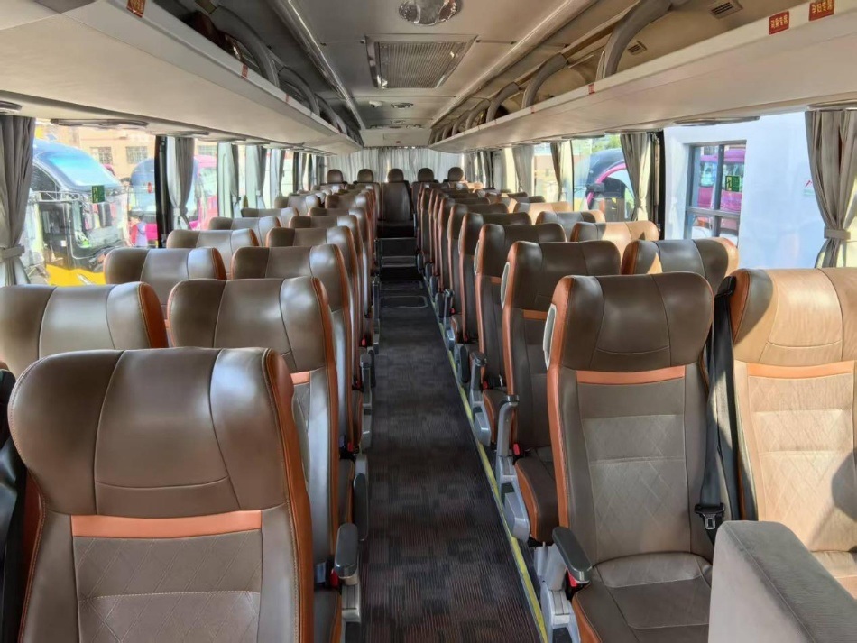 Δεύτερο χέρι Yutong λεωφορείο λεωφορείων 50 θέσεων Weichai Tour Ντίζελ Αεροδρόμιο Εκκλησία Εμπορική σχολή Διαμεσοαστική Διαπολιτική λεωφορεία RHD / LHD