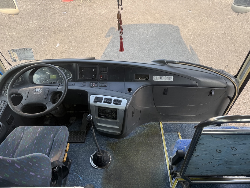 Δεύτερο χέρι 12m Yutong λεωφορείο 55 θέσεων Weichai Tour Ντίζελ Αεροδρόμιο Εκκλησία Συμμετέχων Σχολή Διαμεσόπορια Διαπολιτικά λεωφορεία