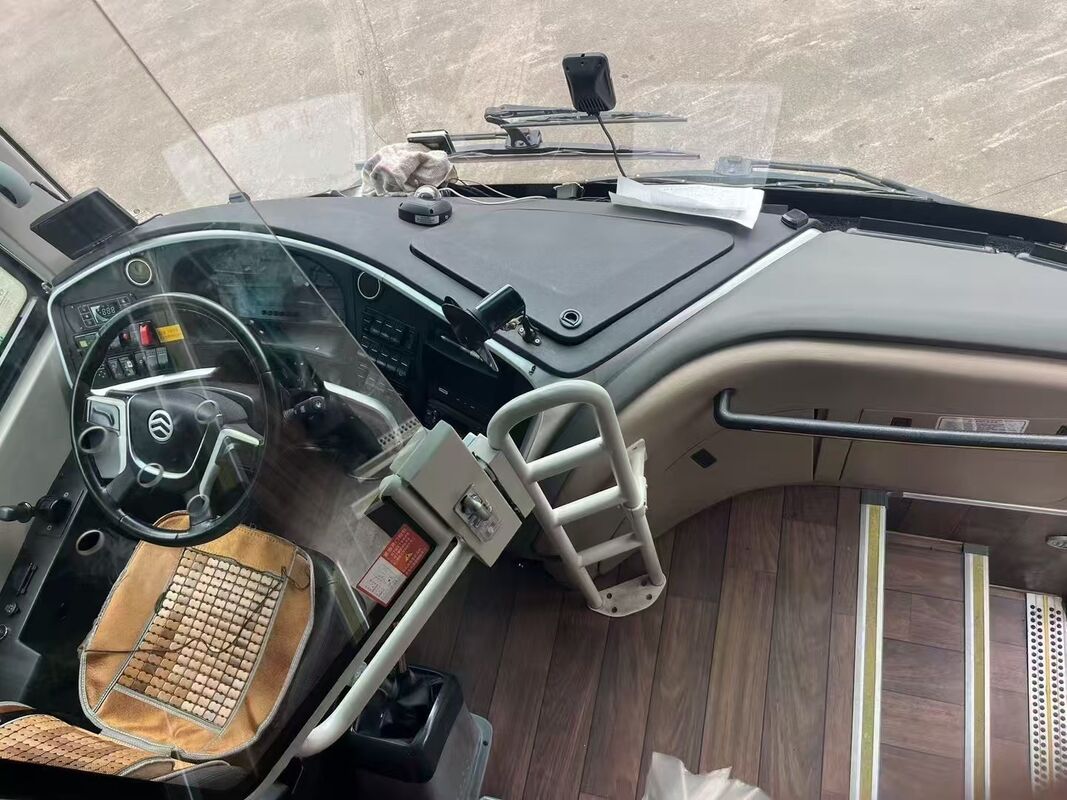 Μεταχειρισμένο λεωφορείο Kinglong Diesel 50 θέσεων Luxury Leafspring Weichai Engine Σχολικές εκδρομές Διαδημοτικό λεωφορείο