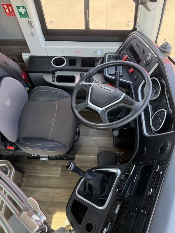 Χρησιμοποιημένο λεωφορείο Yutong Coach Diesel 12m 50 θέσεων C11 C12 2023 Κινητήρας Weichai Τουριστικά Λεωφορεία Υπεραστικών Δρομολογίων Δεξιοτίμονο/Αριστεροτίμονο