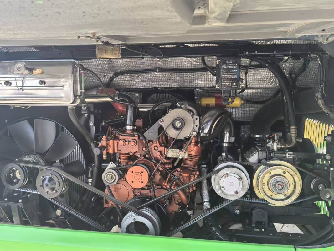 Χρησιμοποιούμενο λεωφορείο πόλης ντίζελ/Cng Yutong Lhd City Transit Bus Δεύτερο χέρι λεωφορείο δημόσιας μεταφοράς